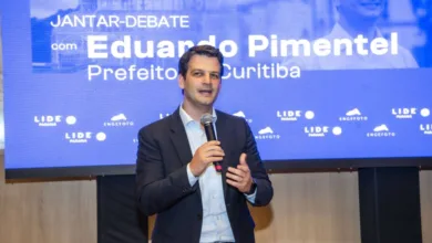 O prefeito de Curitiba, Eduardo Pimentel, em evento oficial.