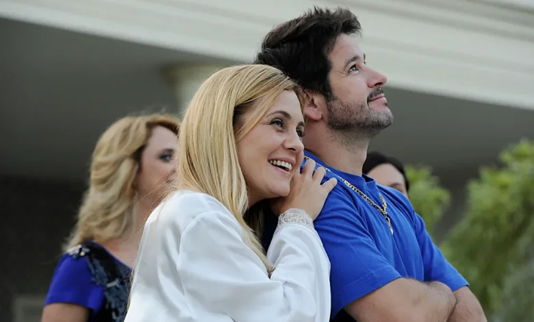 Atores Adriana Esteves e Murilo Benício em cena de novela
