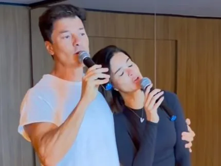 Rodrigo Faro e Vera Viel juntos em momento de celebração