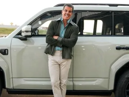 Álvaro Garnero durante gravação de viagem para o programa