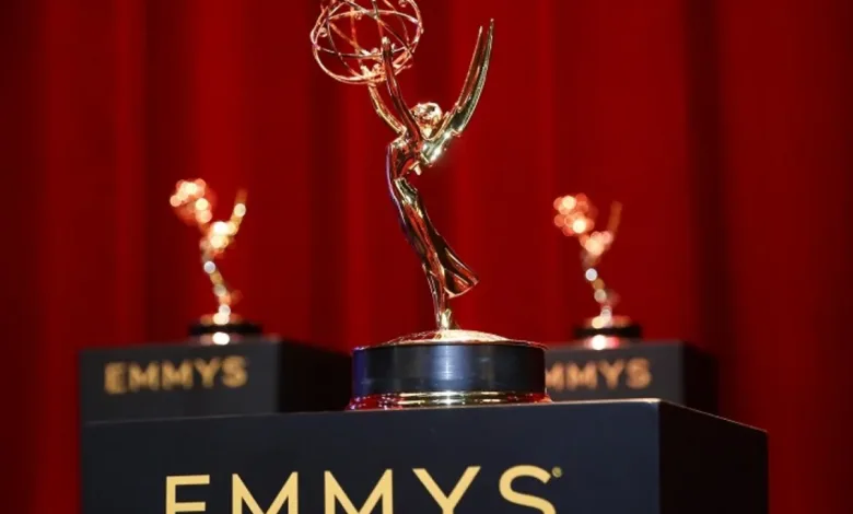 Troféu do Emmy Awards em destaque