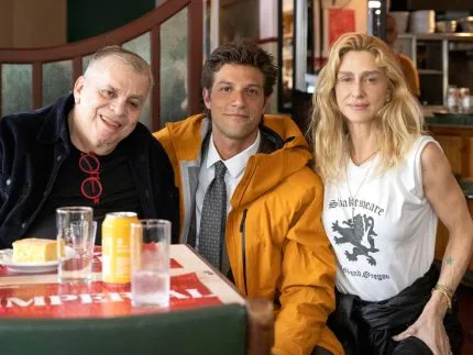A diretora Amora Mautner nos bastidores