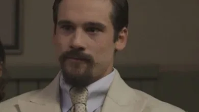 O ator Nicolas Prattes caracterizado como Mirinho na novela A Nobreza do Amor