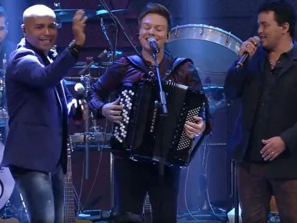 Rick e Renner cantando no programa Altas Horas