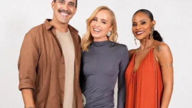 Angélica ao lado de convidados e equipe em seu programa