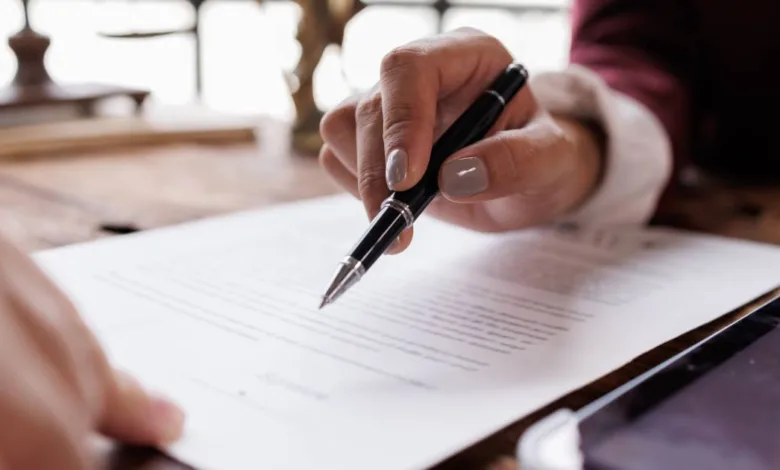 Executivo trabalhando em ambiente corporativo