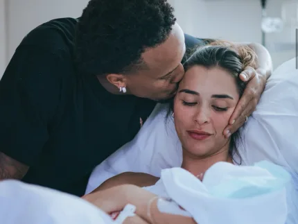 Tainá Castro e Éder Militão anunciam o nascimento do filho Gabriel