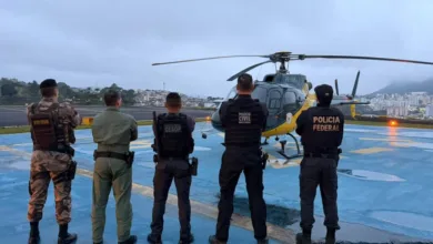 Agentes da Polícia Federal em operação contra o crime organizado