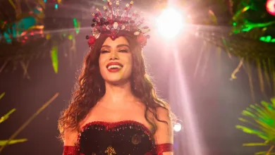 Anitta durante evento na Grande Rio