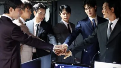 Integrantes do espetáculo sul-coreano Too Hot Show