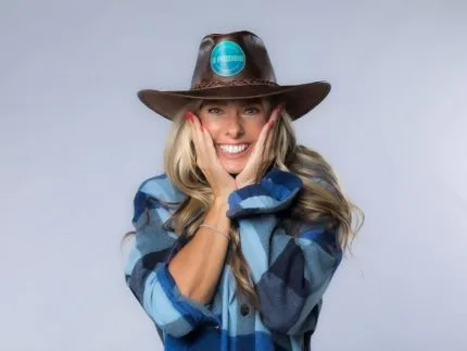 Apresentadora Adriane Galisteu em A Fazenda