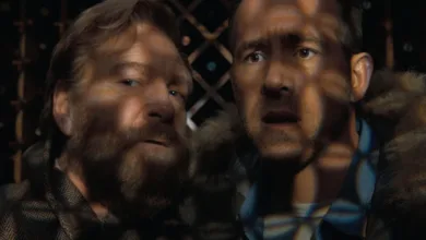 Kenneth Branagh e Ryan Reynolds no filme Mayday