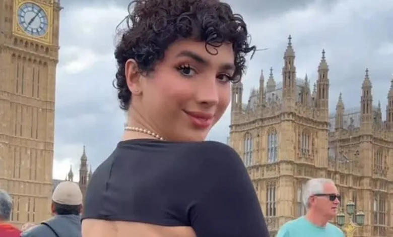 Influenciador Foxy Alex posa com visual femboy