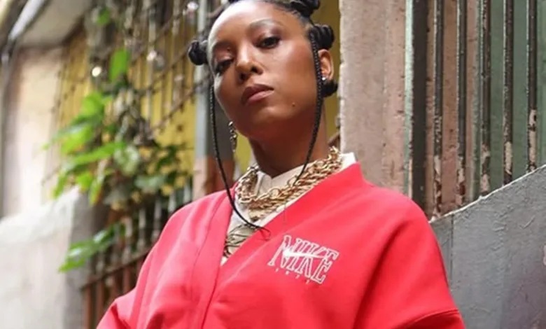Negra Li desfilando no Metrópoles Catwalk